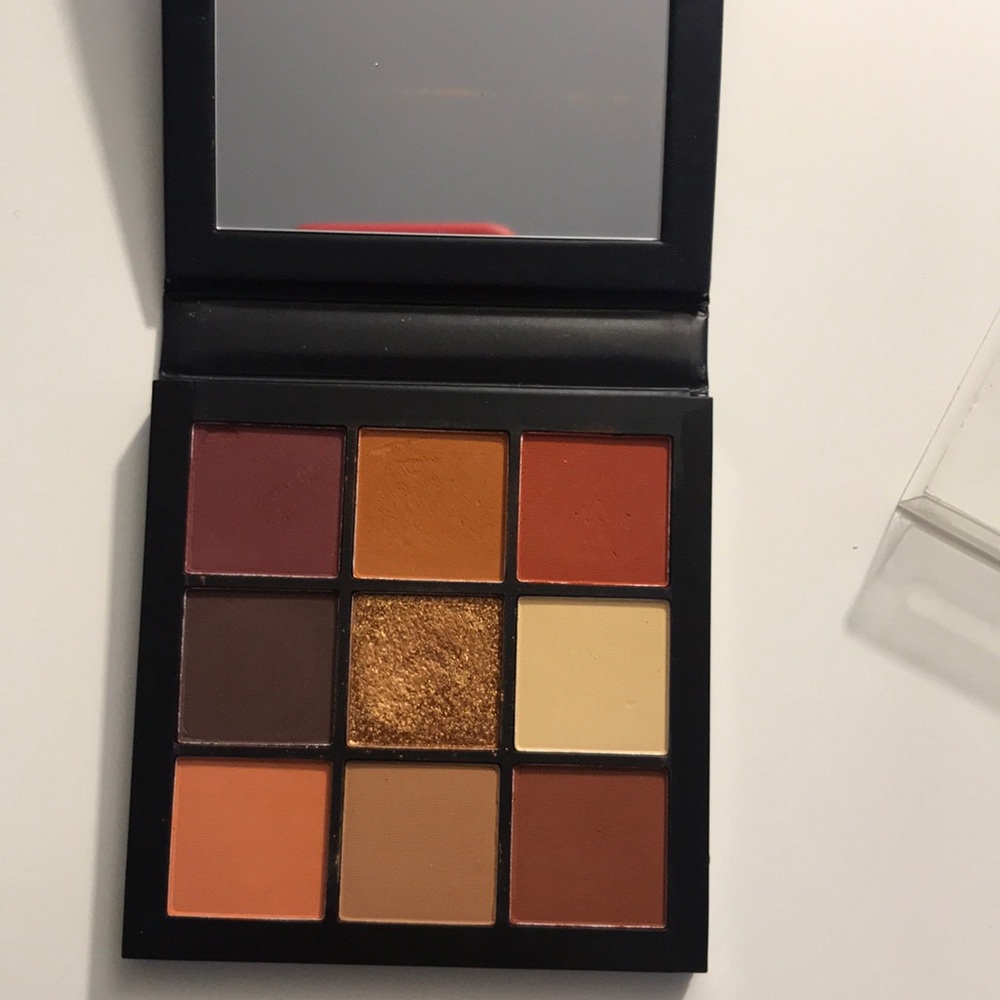New huda beauty eyeshadow palette